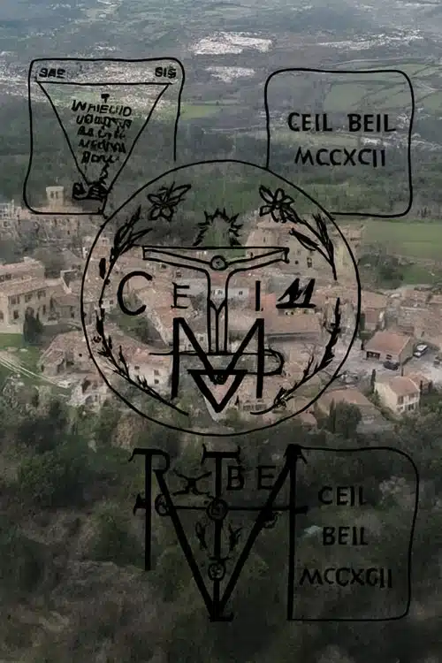 En fond une partie du village de Rennes-le-Château, à l'avant-plan : la Pierre de Coumesourde, le Monogramme de Frédéric III et l'Hostie de Vintras - Johan Netchacovitch ©