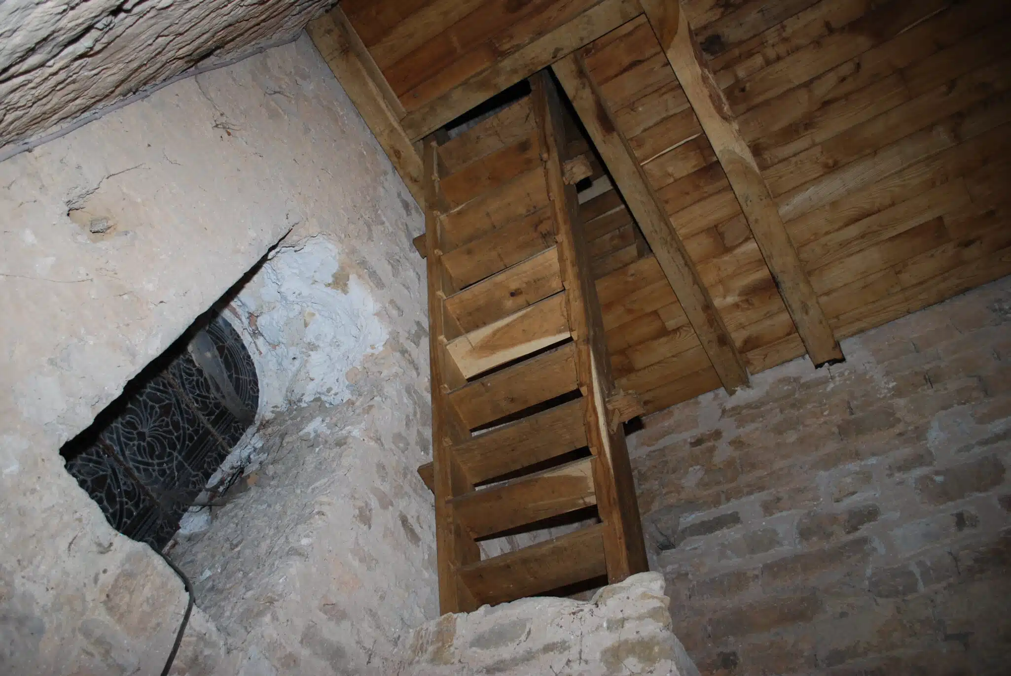 L’intérieur du clocher de l’église de Rennes‑le‑Château, dans sa partie non ruinée - Johan Netchacovitch ©